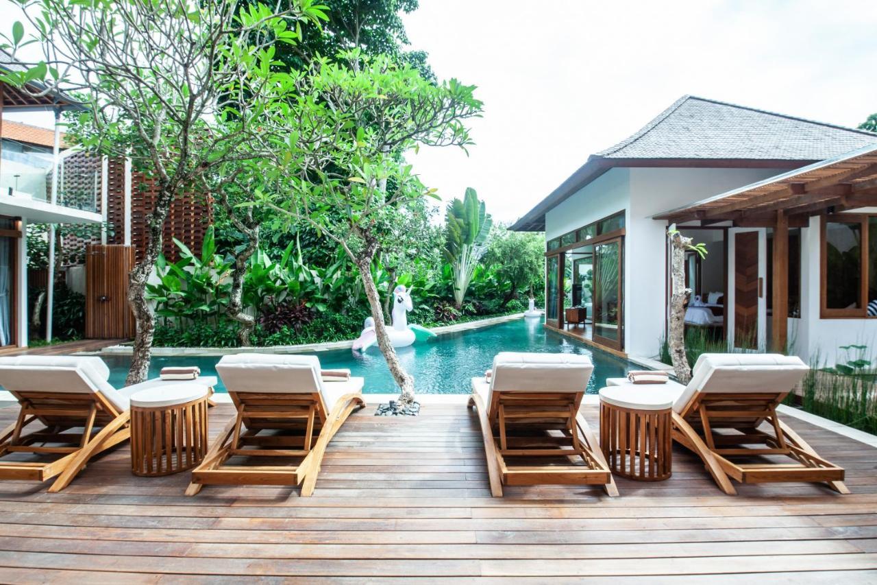 Paya Paya Villa Seminyak Buitenkant foto