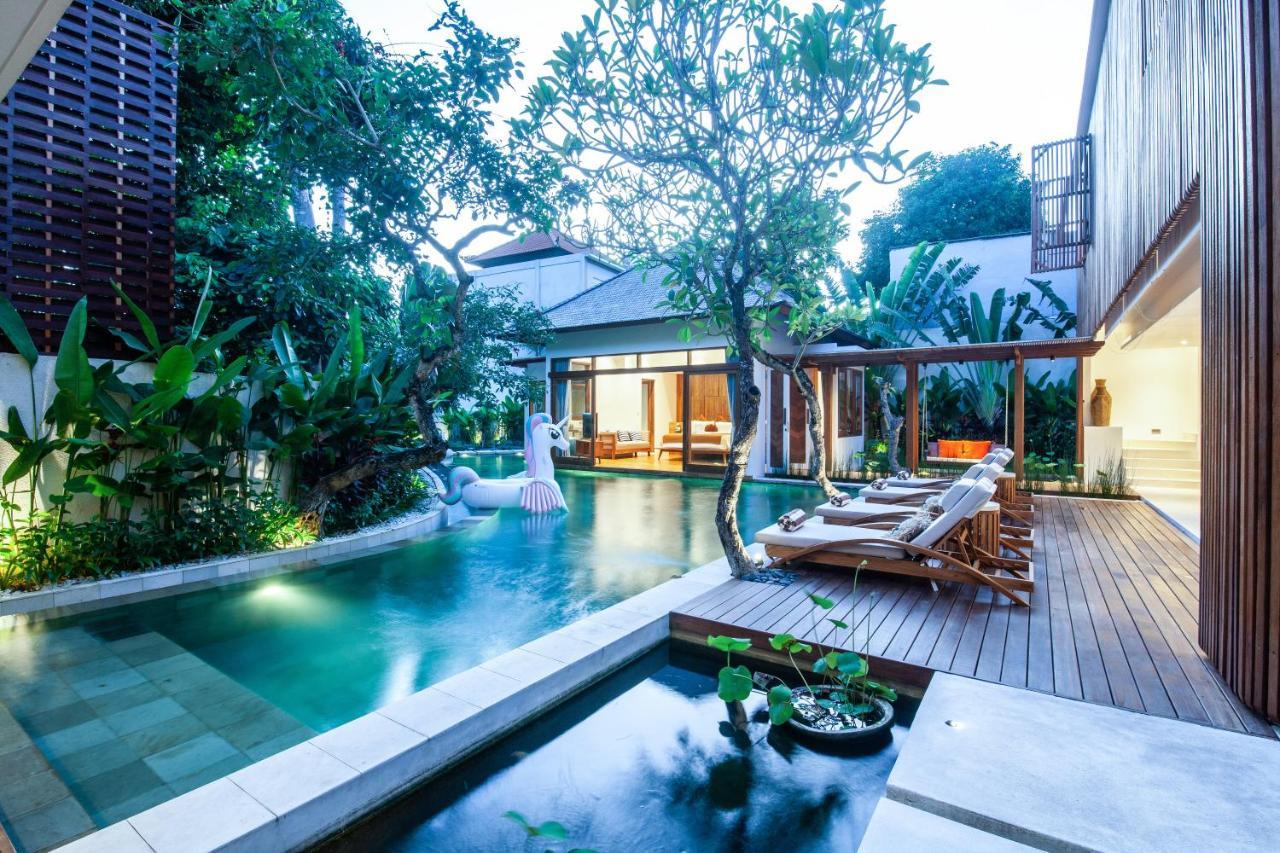 Paya Paya Villa Seminyak Buitenkant foto