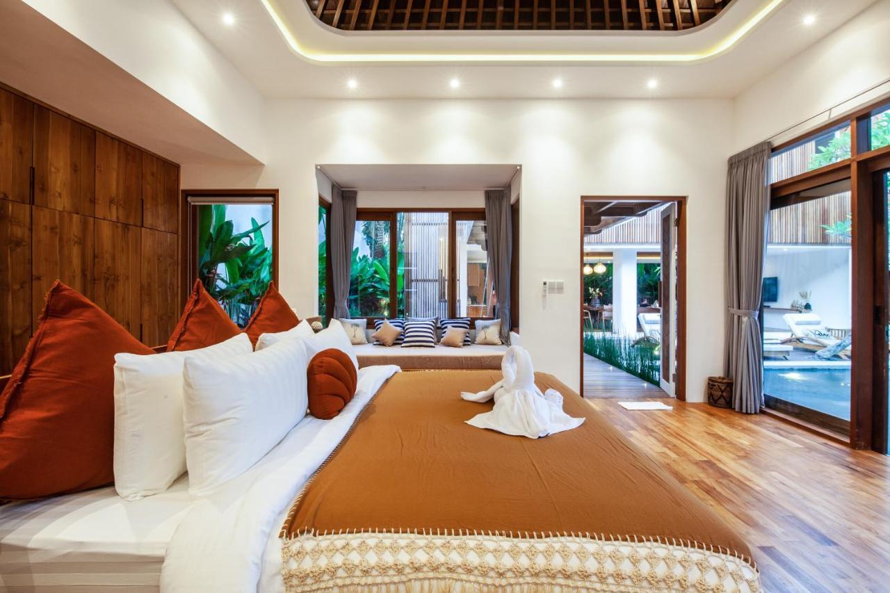 Paya Paya Villa Seminyak Buitenkant foto