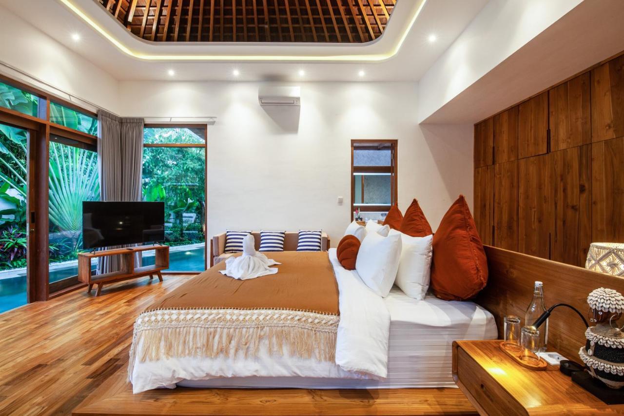 Paya Paya Villa Seminyak Buitenkant foto