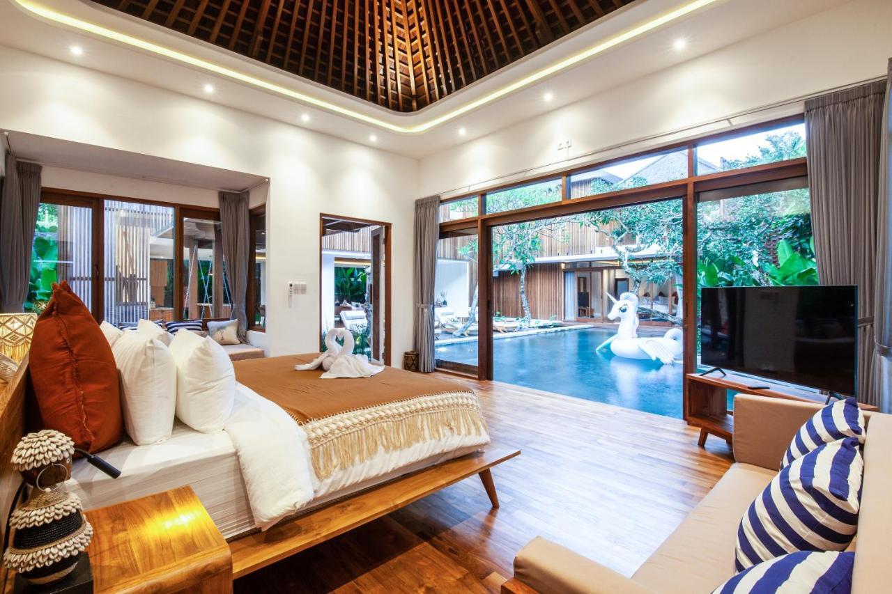 Paya Paya Villa Seminyak Buitenkant foto